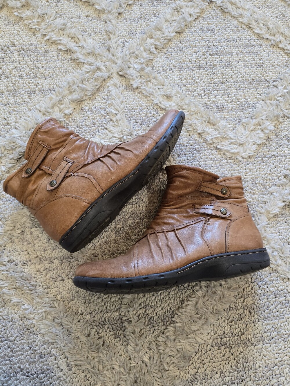 Cobb Hill by New Balance Booties Women's Size 9 Brown Leather Soft Ankle Zip